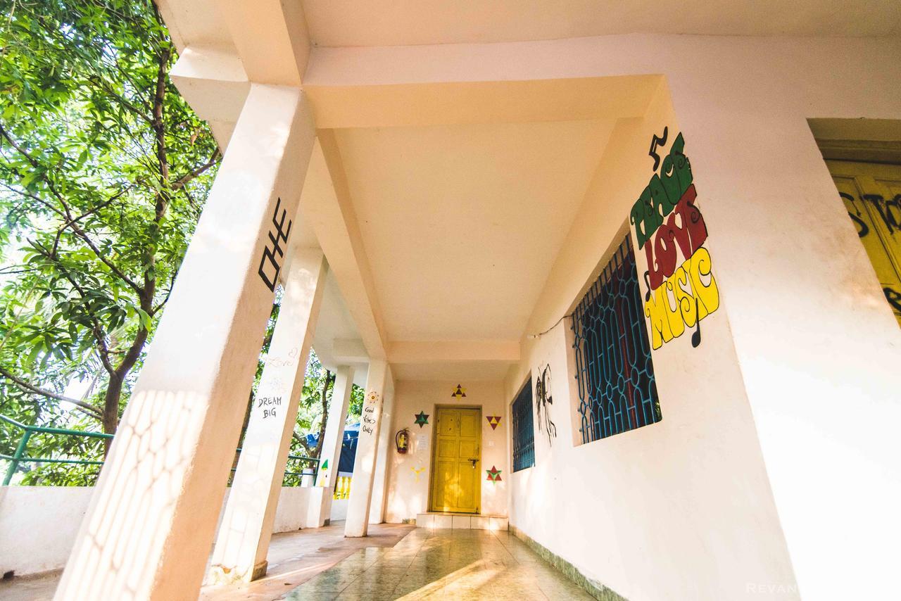 Arambol By Roadhouse Hostels, Goa Buitenkant foto